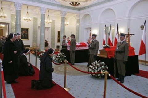 Tang lễ tổng thống Ba Lan, tháng 4/2010. Ảnh: AP