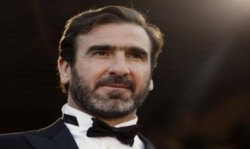 Eric Cantona trở lại với bóng đá