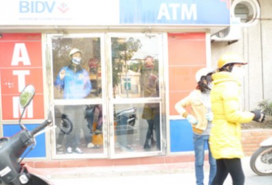 Hàng chục cây ATM “nghỉ chủ nhật”