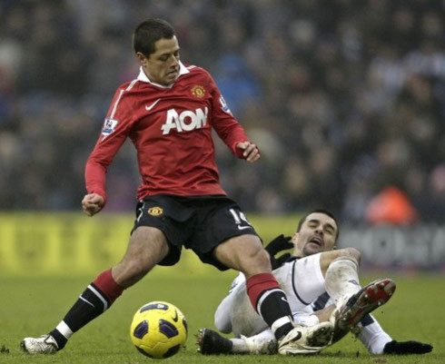 Chicharito vào sân từ ghế bị và đem lại bước ngoạt, giúp MU chiến thắng.
