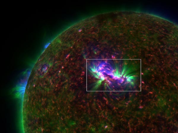 Hình ảnh của Mặt trời được chụp bởi tàu thăm dò Mặt trời Solar Dynamics Observatory của NASA. Hình ảnh này có thấy những quầng quang sáng rực đang bốc lên. Các nhà khoa học lo ngại rằng những quầng quang này có thể gây ra những cơ bão Mặt trời làm hư hại các thiết bị điện tử trên Trái đất.