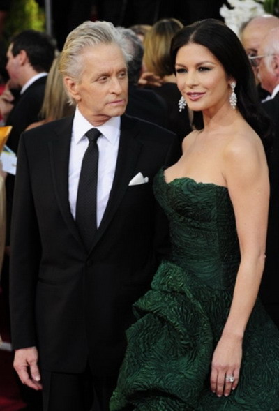 Vợ chồng Michael Douglas và Catherine Zeta Jones trên thảm đỏ.