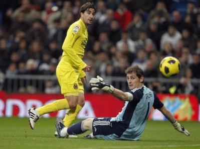 Cani trong trận gặp Real tuần trước khi đối mặt với Casillas.
