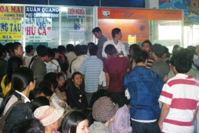 “Văn hóa xếp hàng” đang xuống cấp!
