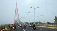 Cảnh bát nháo trên cầu Cần Thơ