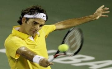 Federer và Djokovic khởi đầu thuận lợi