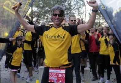 Hoàn thành 365 cuộc chạy marathon trong 365 ngày