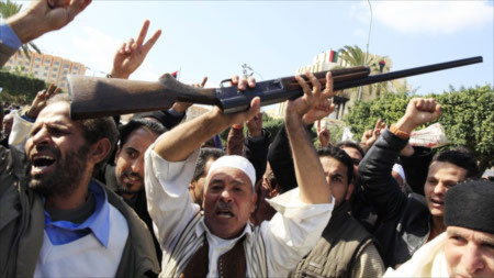 Người biểu tình Libya ăn mừng tại vùng đất 