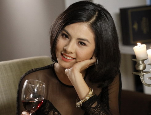 Vân Trang là một trong những cái tên bùng nổ của màn ảnh rộng VN năm nay với hai bộ phim ’Cô dâu đại chiến’ và ’Saigon Yo!’.
