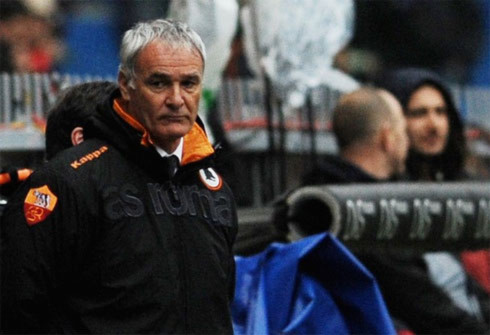 Ranieri rút cuộc đã phải đầu hàng trước khó khăn khi Roma của ông thua trận thứ tư liên tiếp. Ảnh: AFP.