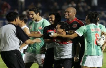 Thủ môn Santos tỏa sáng ở tứ kết Cup quốc gia