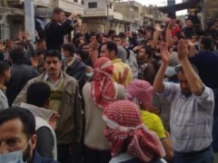 Biểu tình tại Syria : Hơn 100 người bị bắn chết