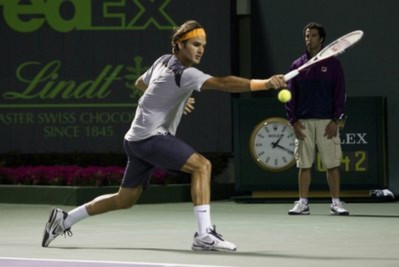 Federer ra sân khi trời còn tối đen như mực.