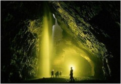 Khám phá “Hang siêu sâu” với nguồn nước tử thần