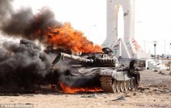Liên quân tiếp tục dội bom thủ đô Tripoli
