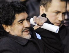 Maradona xem xét dẫn dắt Ukraine
