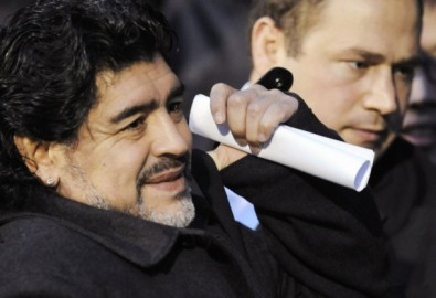 Maradona xem xét dẫn dắt Ukraine