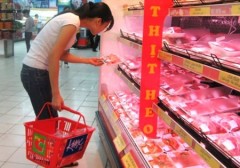 Người tiêu dùng 'sốc' vì thịt lợn 'bẩn'
