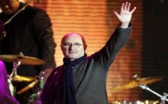 Phil Collins từ giã âm nhạc vì sức khỏe yếu