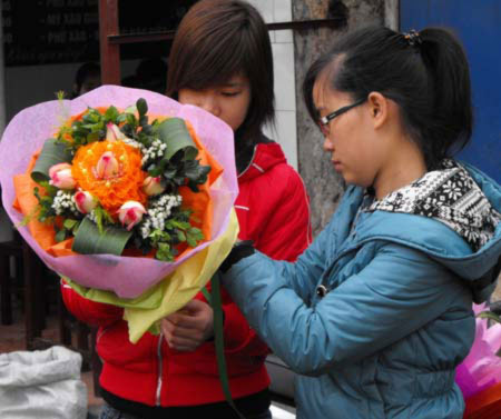Rộn ràng sạp hoa sinh viên ngày 8 - 3, Tin tức trong ngày, quoc te phu nu, phu nu, mung tam thang ba, sap hoa, sinh vien