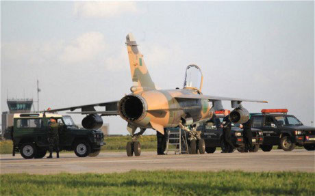 Một trong hai chiếc máy bay chiến đấu Mirage của không quân Libya đào ngũ sang Malta, nhằm chống lệnh của Gaddafi. Ảnh: