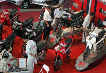 Xe máy Honda Việt Nam - Tại sao chênh giá?