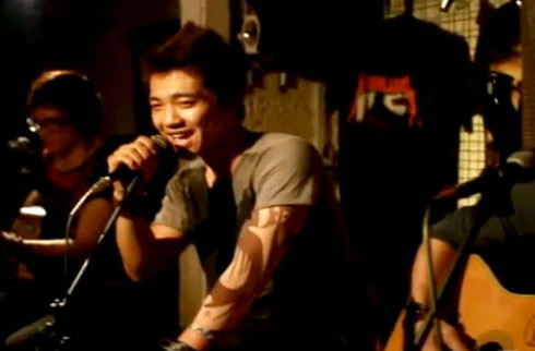Chàng trai giả giọng 12 ca sĩ khi hát nhạc Trịnh