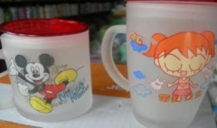 Cốc thủy tinh chứa chì độc tràn lan phố núi