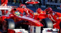 Ferrari họp gấp nhằm cứu vãn tình hình
