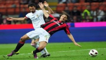 Ibrahimovic tỏa sáng, nhưng Milan vẫn gặp bất lợi