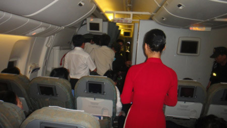 Khách Vietnam Airlines tố bị hành hung trên máy bay