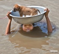 Lấy tiền cứu trợ của dân để trừ nợ