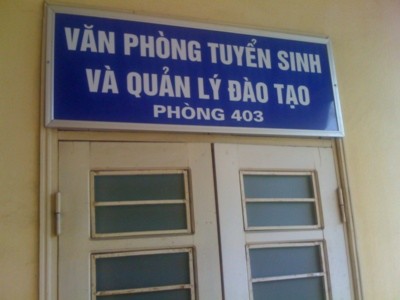 Muốn đỗ đại học, phải nộp 4 triệu “chống trượt”