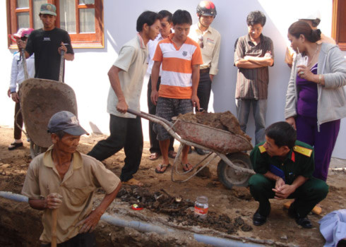 Hiện trường khai quật, tìm kiếm hài cốt liệt sĩ tại Kon Tum. Ảnh: Sơn Nguyễn