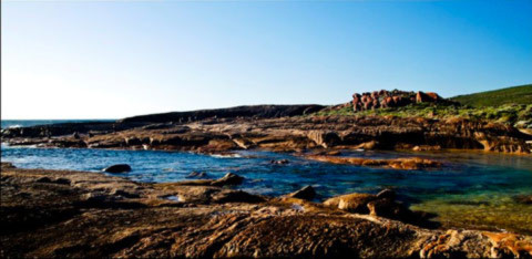 Margaret River mouth , nơi dòng sông huyền thoại của vùng đất rượu nho đổ ra biển.