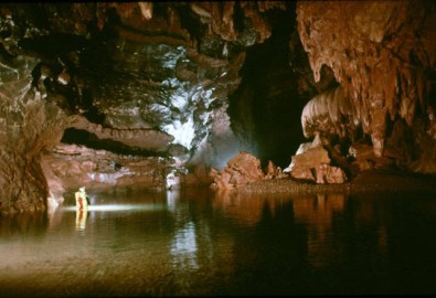 Sững sờ trước vẻ kỳ vĩ đến mê hoặc của hang Khe Ry
