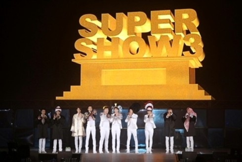 Super Show 3 khởi đầu với đêm diễn tại Seoul, Hàn Quốc tháng 8/2010.