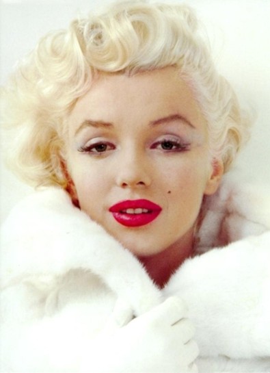 Những kiểu tóc cổ xưa cũng chiếm phần lớn trong bảng xếp hạng của Hội đồng các nhà tạo mẫu tóc ở Anh, chứng tỏ chúng vẫn chưa hết sức hút đối với công chúng trong xã hội hiện đại. Mái tóc xoăn vàng hoe của Marilyn Monroe về thứ hai.