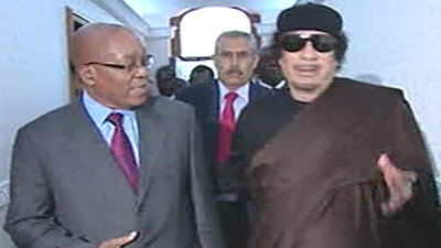 Truyền hình Libya đưa hình ảnh cuộc gặp giữa ông Zuma và ông Libya. Ảnh
