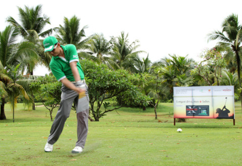 Các golf thủ thi thố tài năng.