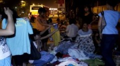 Hàng thùng 'đập kiện' vỉa hè lấn át chợ đêm sinh viên
