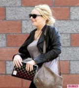 Lindsay Lohan tươi cười đi lao động công ích