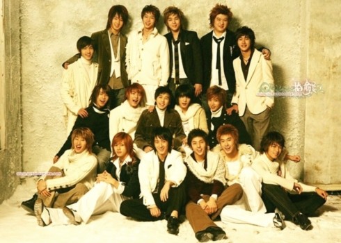 Super Junior và DBSK chụp ảnh chung khi hợp tác trong đĩa đơn