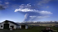 Núi lửa Iceland phun trào, lo ngại cho các chuyến bay