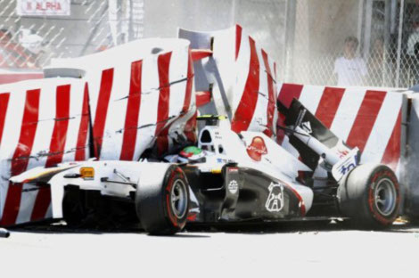 Chiếc C30 của Perez sau vụ tai nạn.