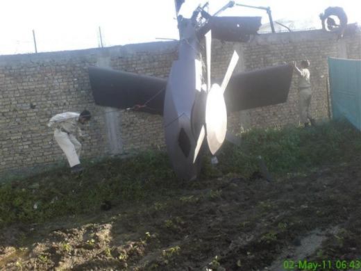Một chiếc máy bay trực thăng bị phá hủy được tìm thấy gần biệt thự ở Abbottabad – nơi trú ẩn cuối cùng của Bin Laden trước khi bị quân đội Mỹ đột kích và tiêu diệt.