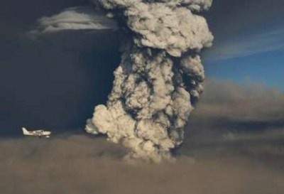 Tro bụi núi lửa Iceland hướng tới Anh, các hãng hàng không hủy chuyến