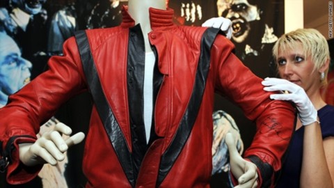 Áo khoác Thriller trong phòng đấu giá. Ảnh:
