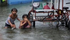 Bão khiến 10 người Philippines mất tích