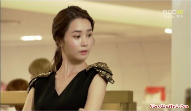 Bóc giá trang phục hàng hiệu của Lee Da Hae trong phim
